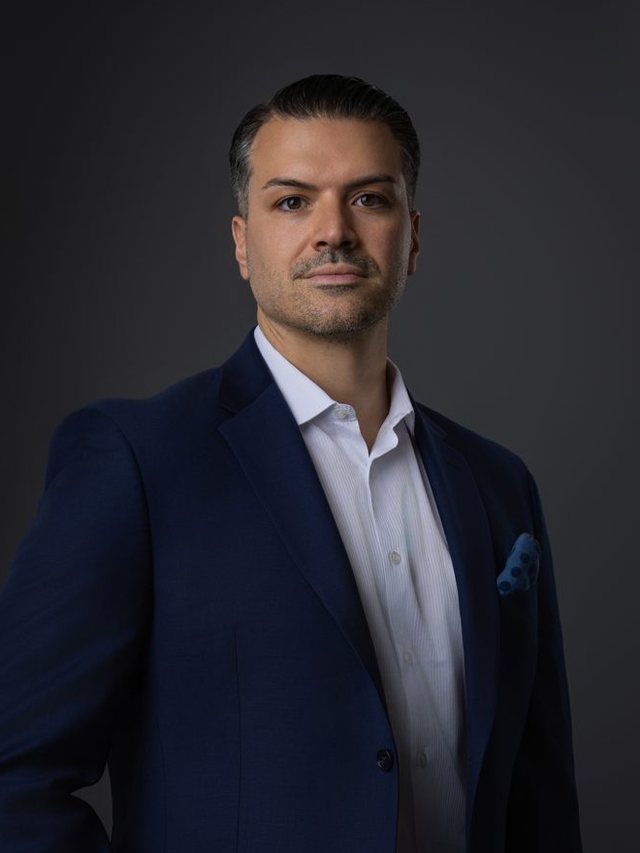 Dr. Pasquale Tolomeo — cosmetic surgeon